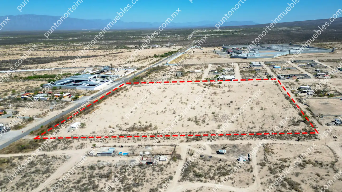 Venta Terreno 4.5 Hectáreas sobre frente a Carretera Monclova a Candela Km 9.4, con 3 frentes