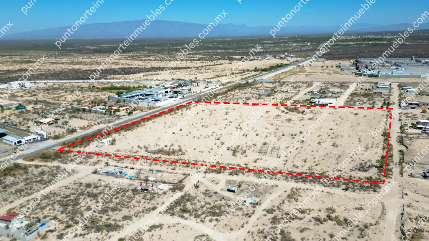 Venta Terreno 4.5 Hectáreas sobre frente a Carretera Monclova a Candela Km 9.4, con 3 frentes
