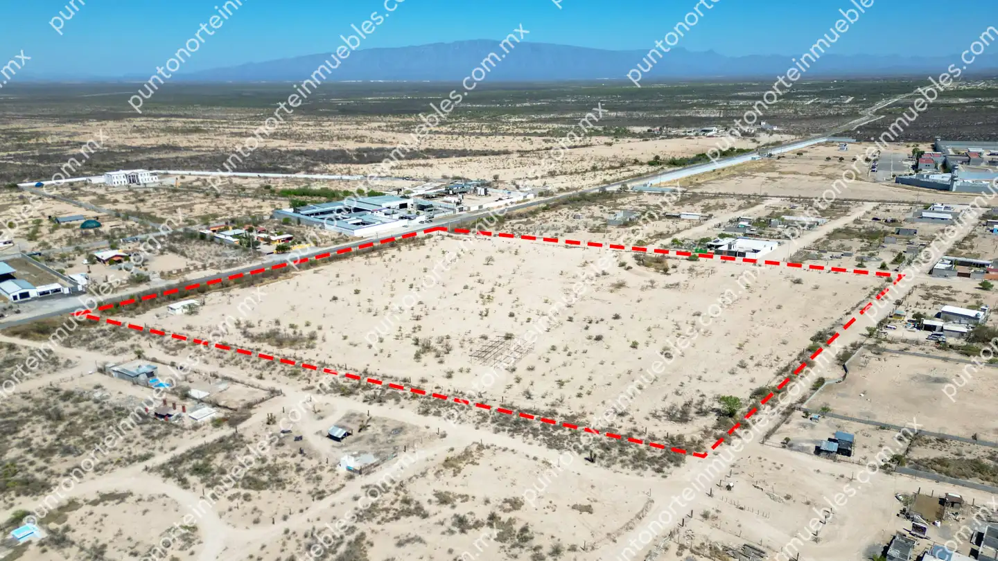 Venta Terreno 4.5 Hectáreas sobre frente a Carretera Monclova a Candela Km 9.4, con 3 frentes