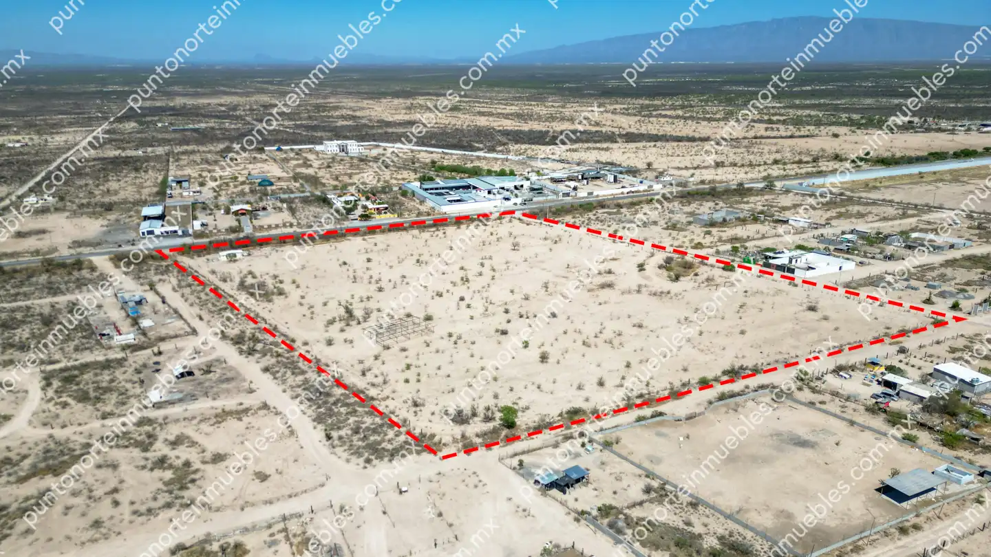 Venta Terreno 4.5 Hectáreas sobre frente a Carretera Monclova a Candela Km 9.4, con 3 frentes