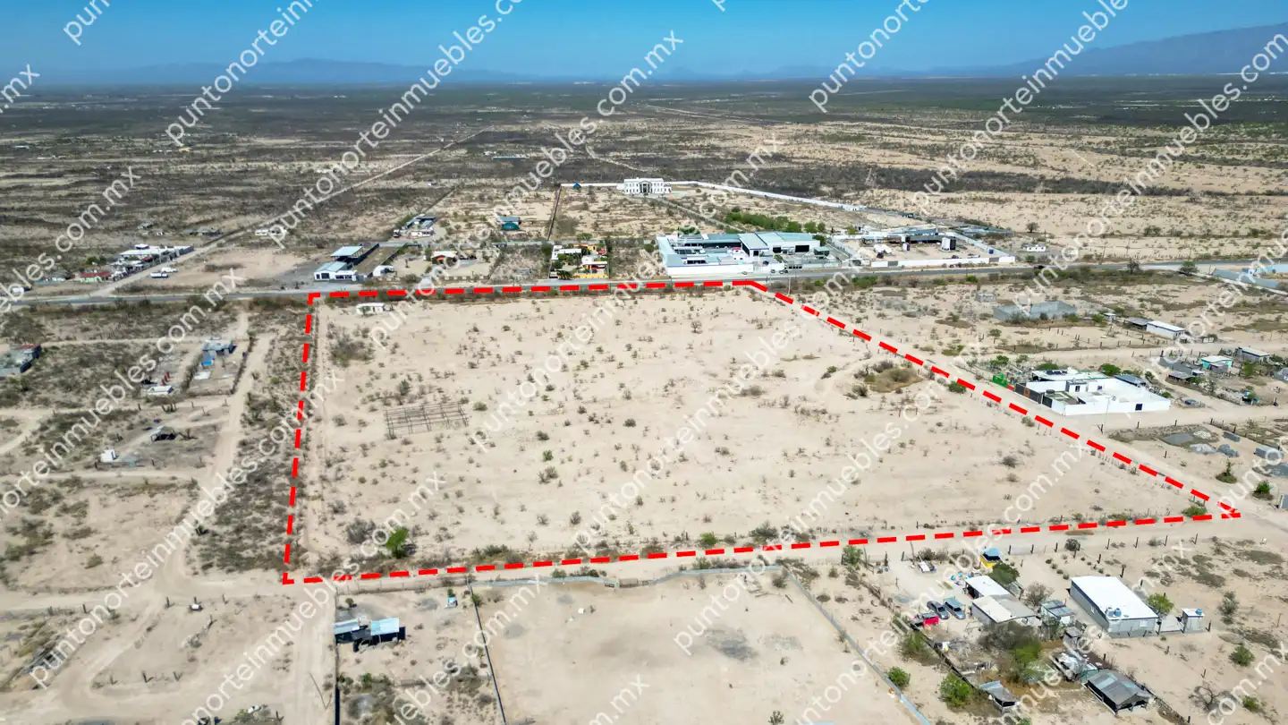 Venta Terreno 4.5 Hectáreas sobre frente a Carretera Monclova a Candela Km 9.4, con 3 frentes
