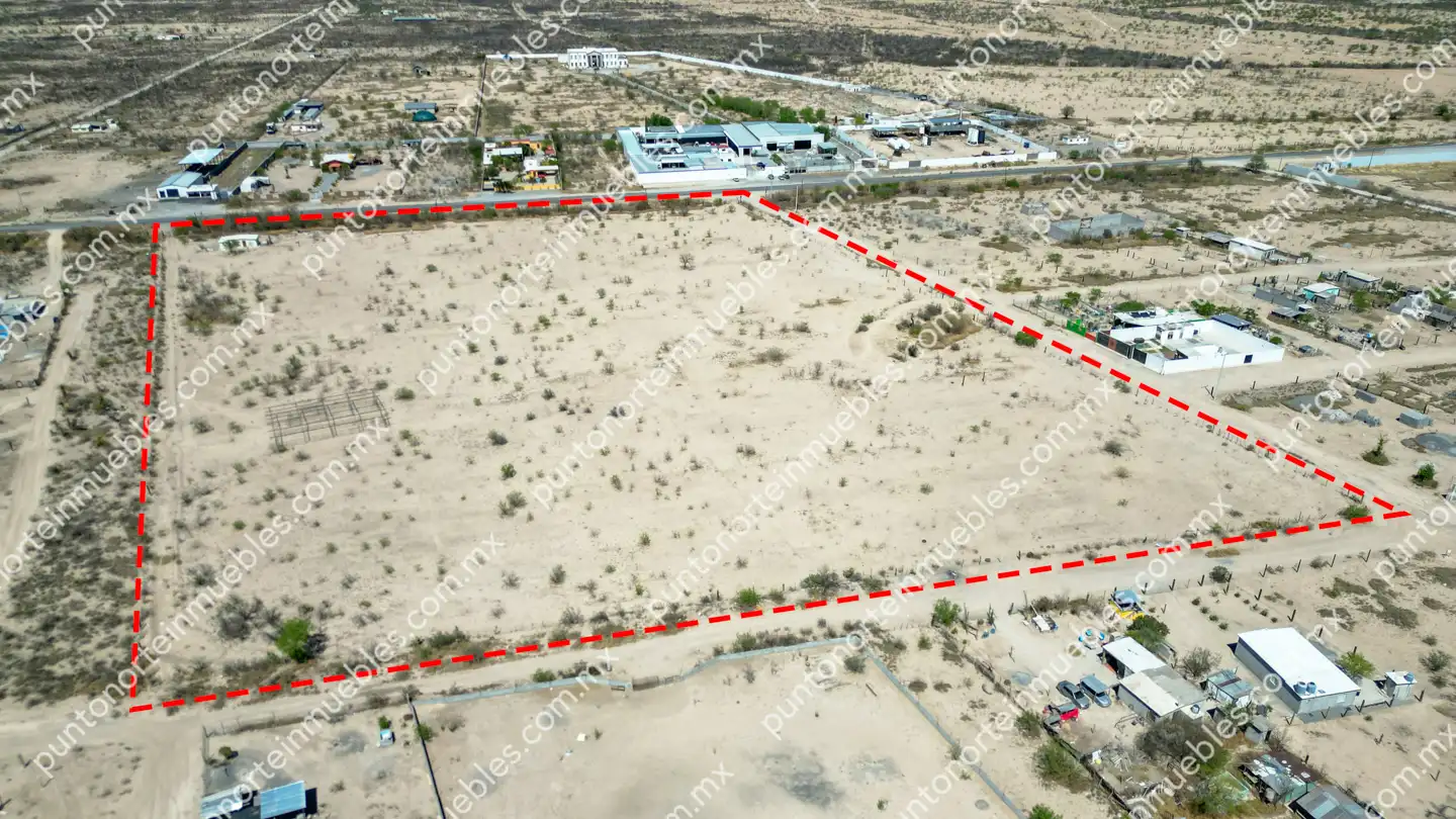 Venta Terreno 4.5 Hectáreas sobre frente a Carretera Monclova a Candela Km 9.4, con 3 frentes