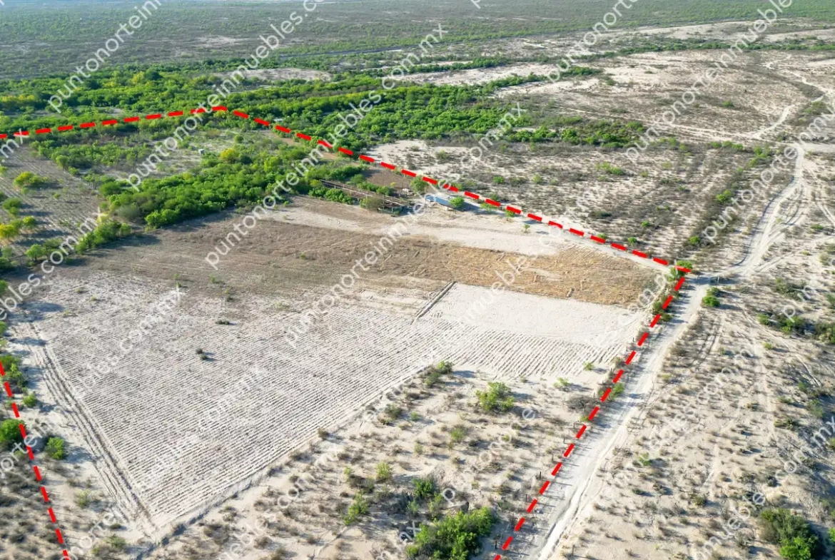 Venta Terreno 7 Hectáreas delimitado en Estancias de Santa Ana, cerca de Rieles