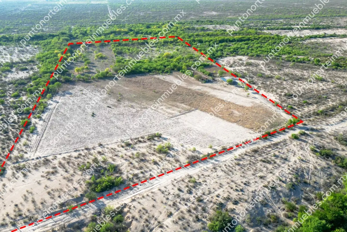 Venta Terreno 7 Hectáreas delimitado en Estancias de Santa Ana, cerca de Rieles