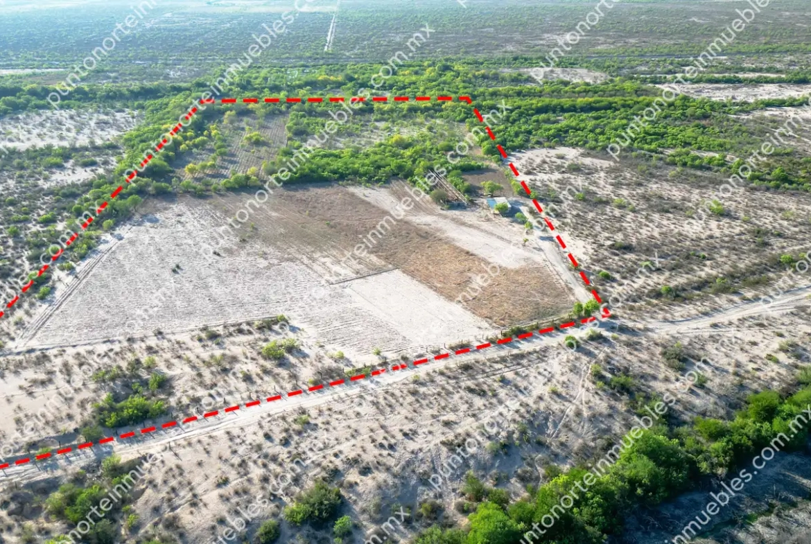 Venta Terreno 7 Hectáreas delimitado en Estancias de Santa Ana, cerca de Rieles