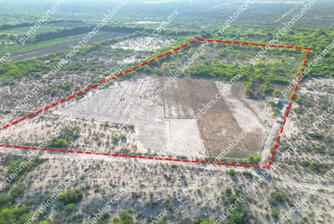 Venta Terreno 7 Hectáreas delimitado en Estancias de Santa Ana, cerca de Rieles