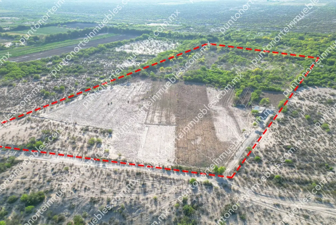 Venta Terreno 7 Hectáreas delimitado en Estancias de Santa Ana, cerca de Rieles