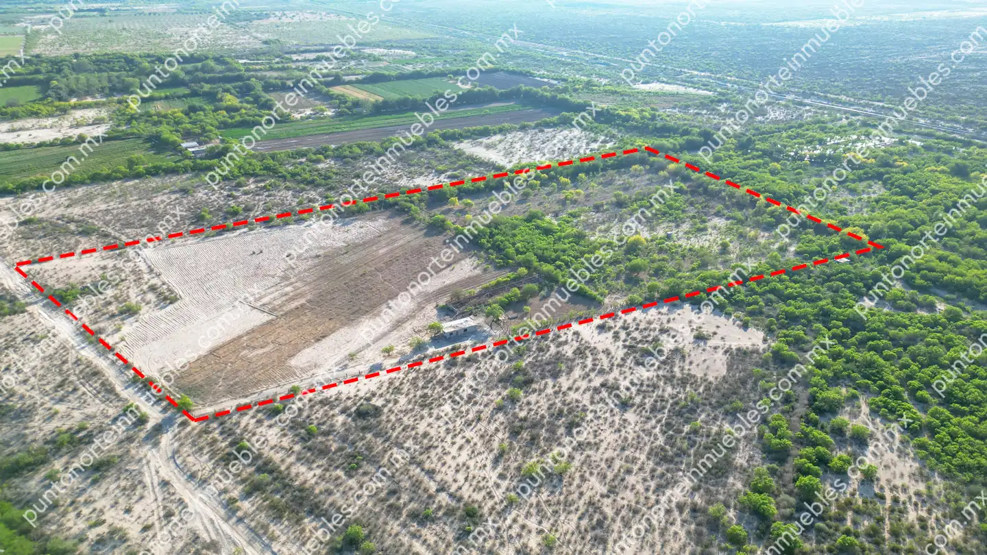 Terreno 7 HAS Estancias cerca de Rieles 10 Venta Terreno 7 Hectáreas delimitado en Estancias de Santa Ana, cerca de Rieles