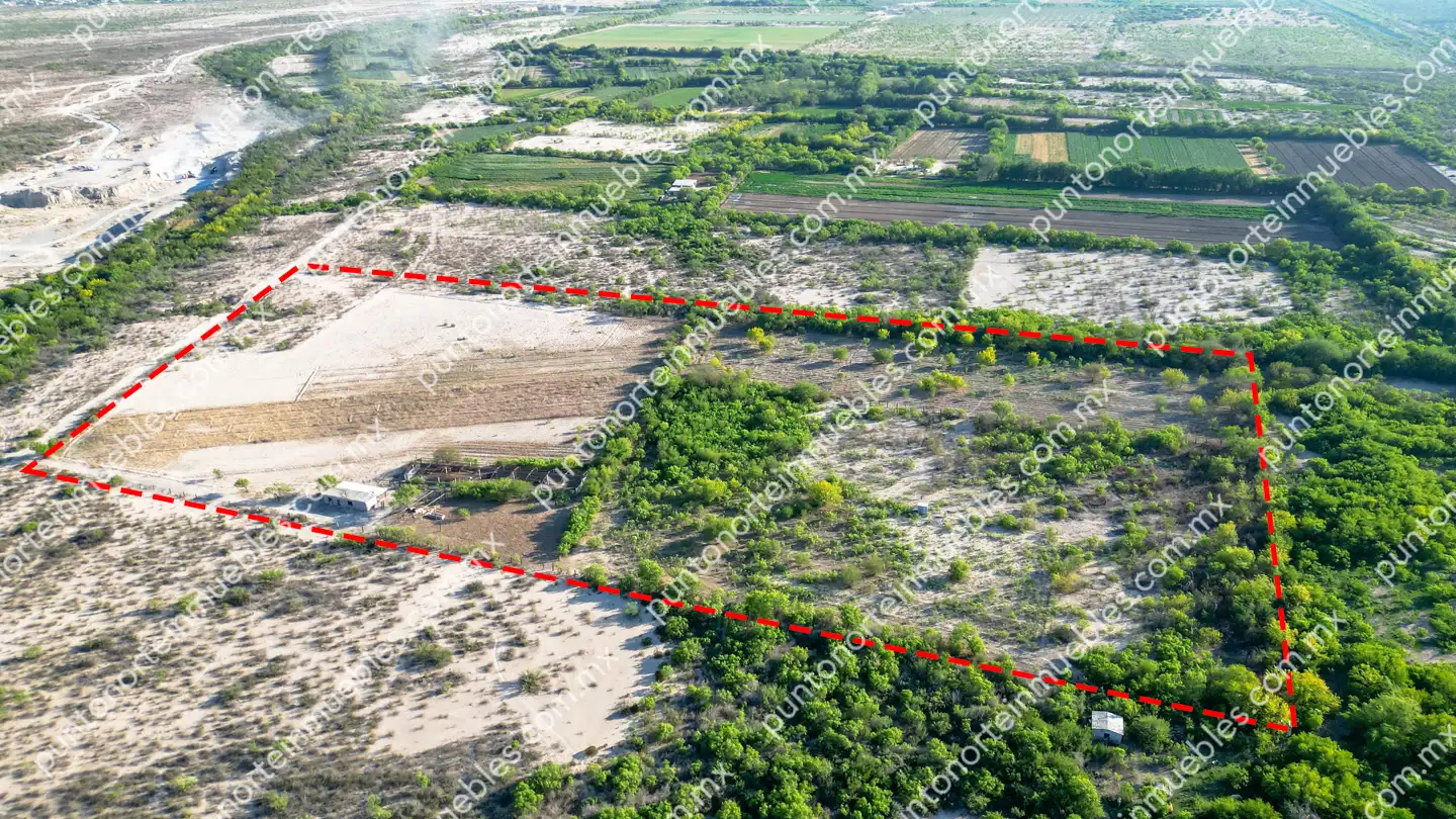 Terreno 7 HAS Estancias cerca de Rieles 12 Venta Terreno 7 Hectáreas delimitado en Estancias de Santa Ana, cerca de Rieles