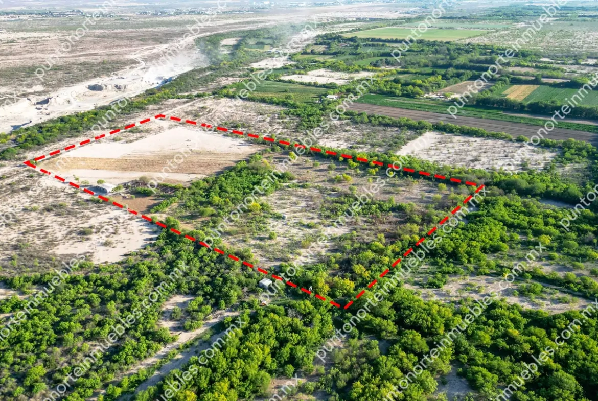 Venta Terreno 7 Hectáreas delimitado en Estancias de Santa Ana, cerca de Rieles