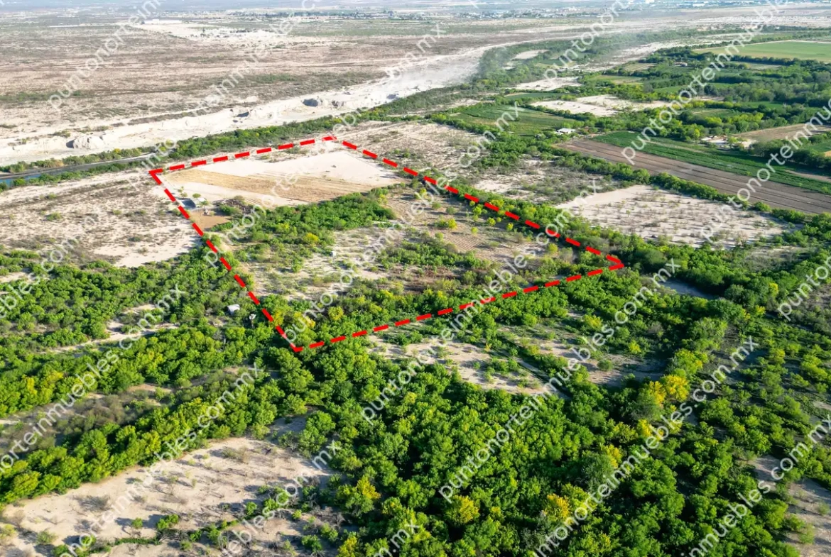 Venta Terreno 7 Hectáreas delimitado en Estancias de Santa Ana, cerca de Rieles