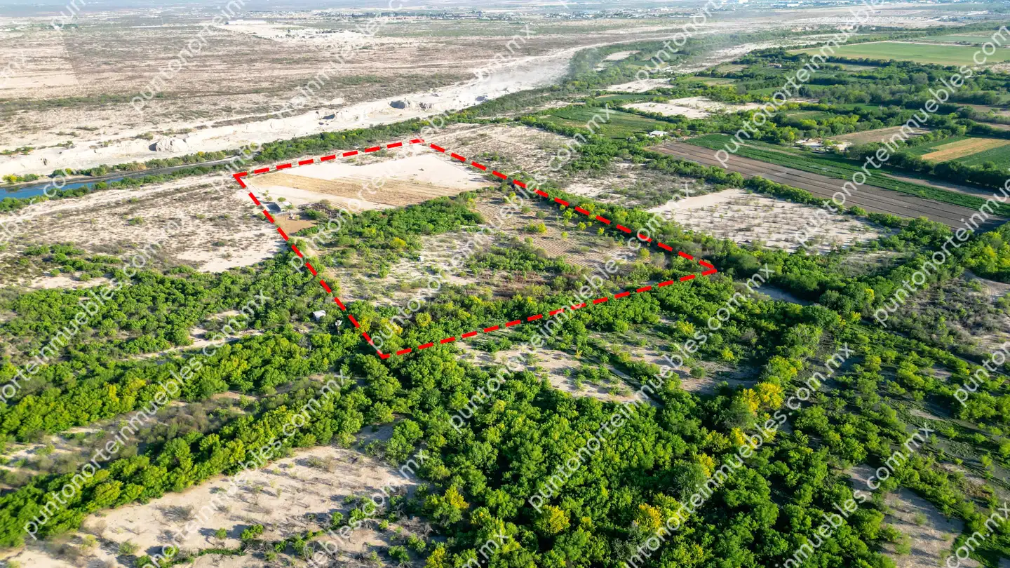 Terreno 7 HAS Estancias cerca de Rieles 16 Venta Terreno 7 Hectáreas delimitado en Estancias de Santa Ana, cerca de Rieles