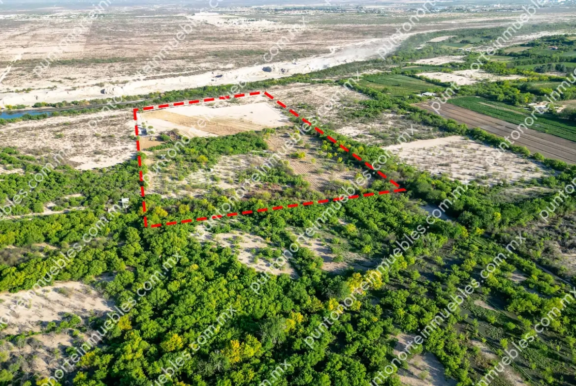 Venta Terreno 7 Hectáreas delimitado en Estancias de Santa Ana, cerca de Rieles