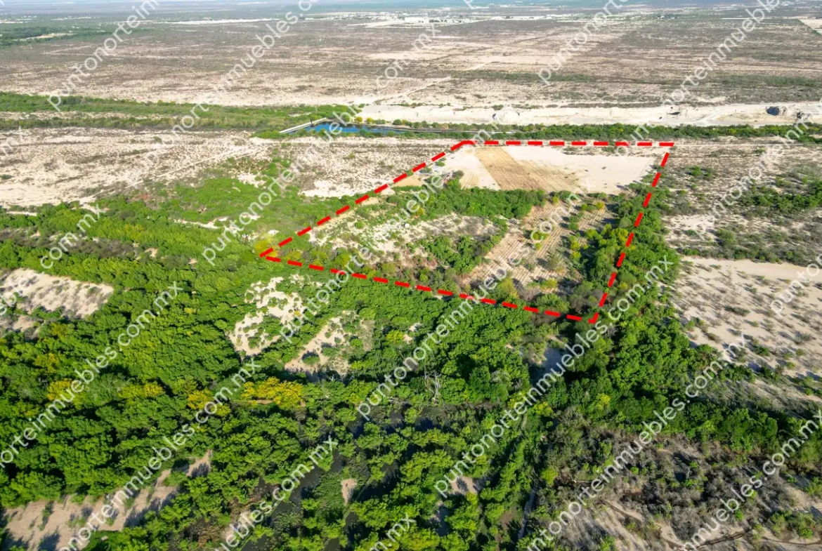 Venta Terreno 7 Hectáreas delimitado en Estancias de Santa Ana, cerca de Rieles