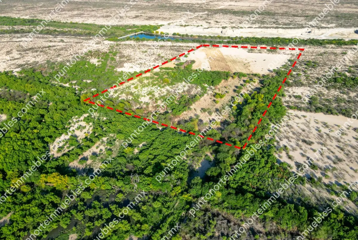 Venta Terreno 7 Hectáreas delimitado en Estancias de Santa Ana, cerca de Rieles