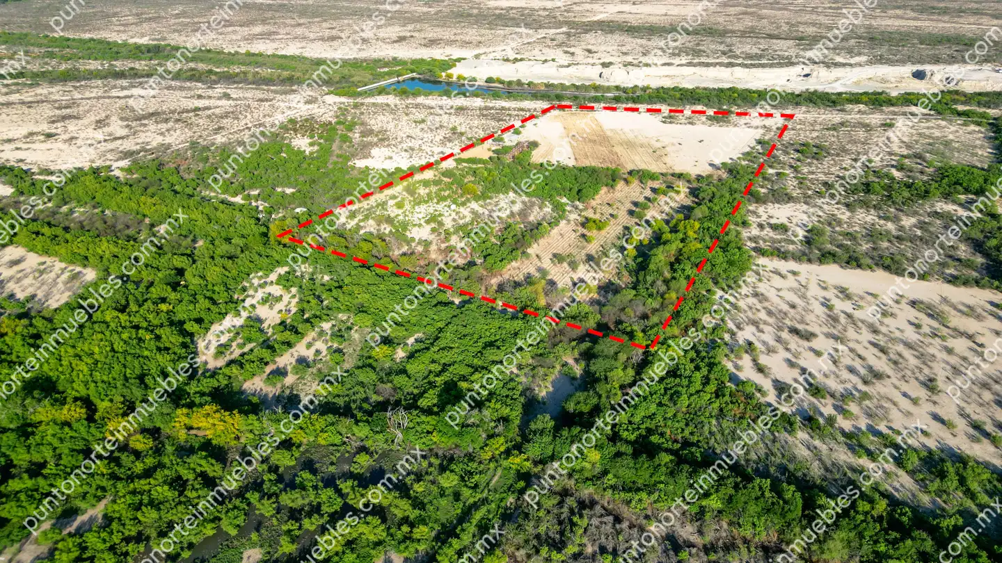 Terreno 7 HAS Estancias cerca de Rieles 20 Venta Terreno 7 Hectáreas delimitado en Estancias de Santa Ana, cerca de Rieles