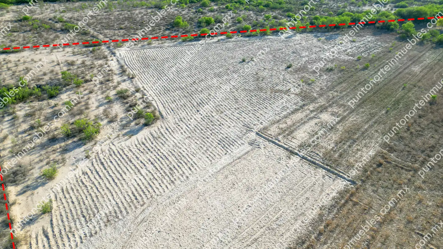 Terreno 7 HAS Estancias cerca de Rieles 29 Venta Terreno 7 Hectáreas delimitado en Estancias de Santa Ana, cerca de Rieles