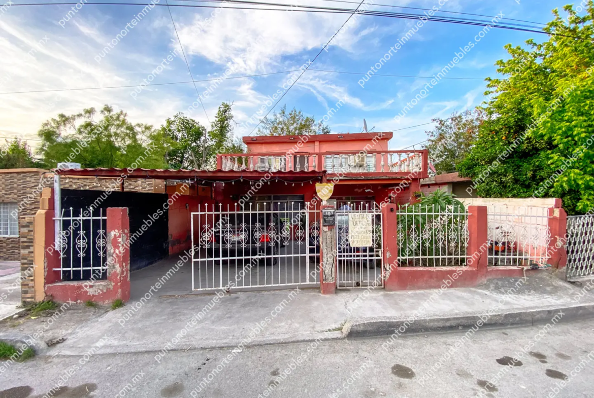 En Venta Casa 3 Recámaras a espaldas Soriana San buena con 325m2 de Terreno, Zona Centro San Buena