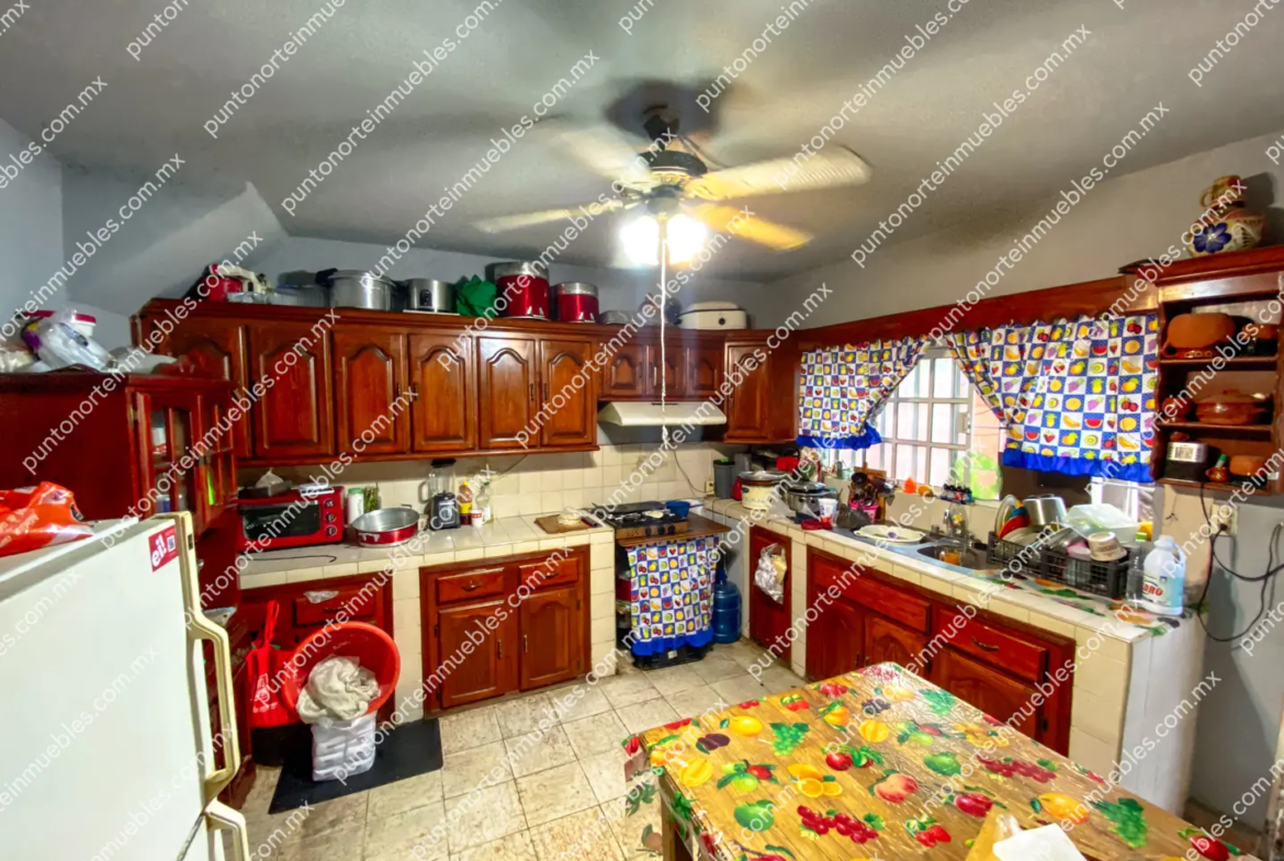 En Venta Casa 3 Recámaras a espaldas Soriana San buena con 325m2 de Terreno, Zona Centro San Buena