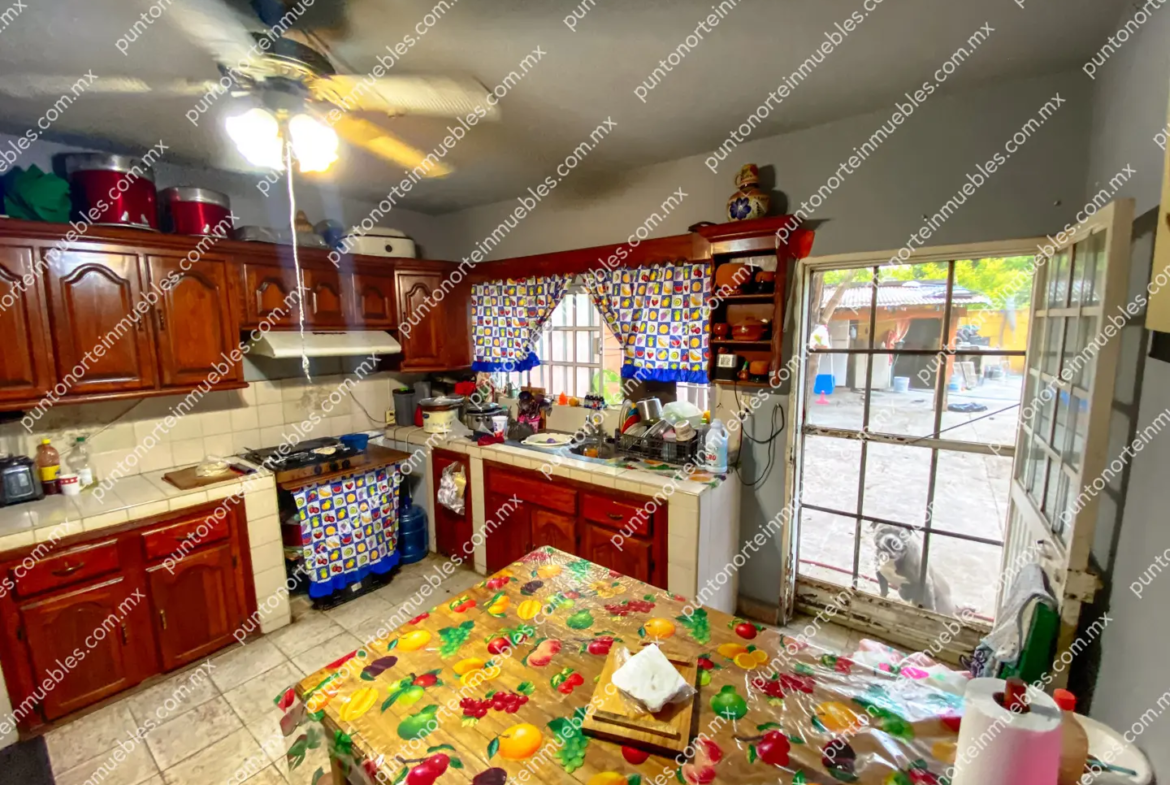 En Venta Casa 3 Recámaras a espaldas Soriana San buena con 325m2 de Terreno, Zona Centro San Buena