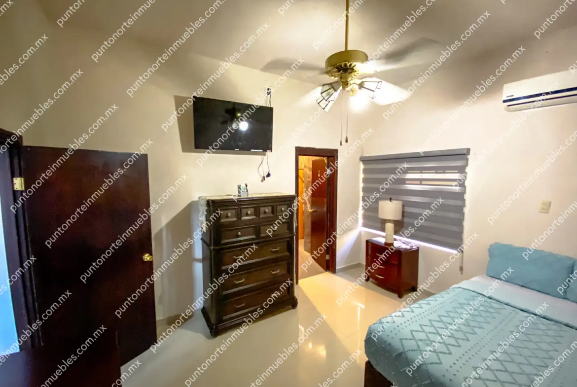 Venta Casa Tipo Quinta con 3 Recamaras, Cocina con Granito, Local Comercial y Alberca, Terreno de 500m2, San Buena