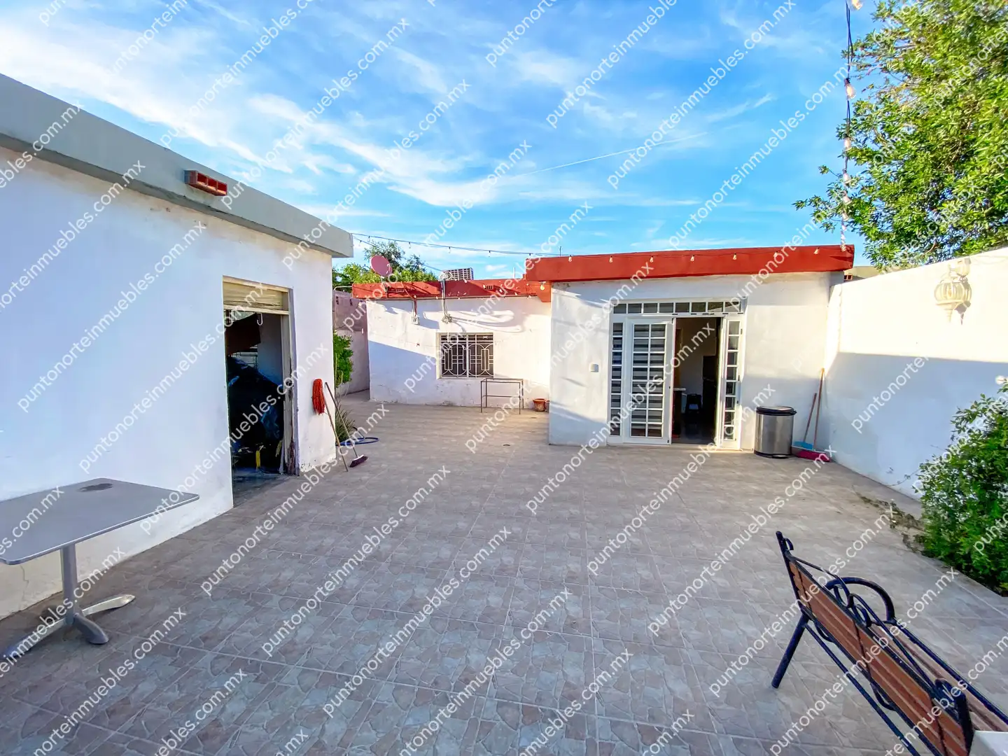 Casa Calle Zaragoza San Buena 22 Venta Casa Tipo Quinta con 3 Recamaras, Cocina con Granito, Local Comercial y Alberca, Terreno de 500m2, San Buena
