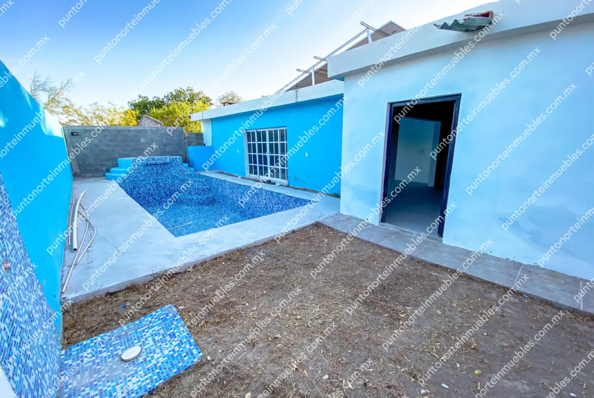Venta Casa Tipo Quinta con 3 Recamaras, Cocina con Granito, Local Comercial y Alberca, Terreno de 500m2, San Buena