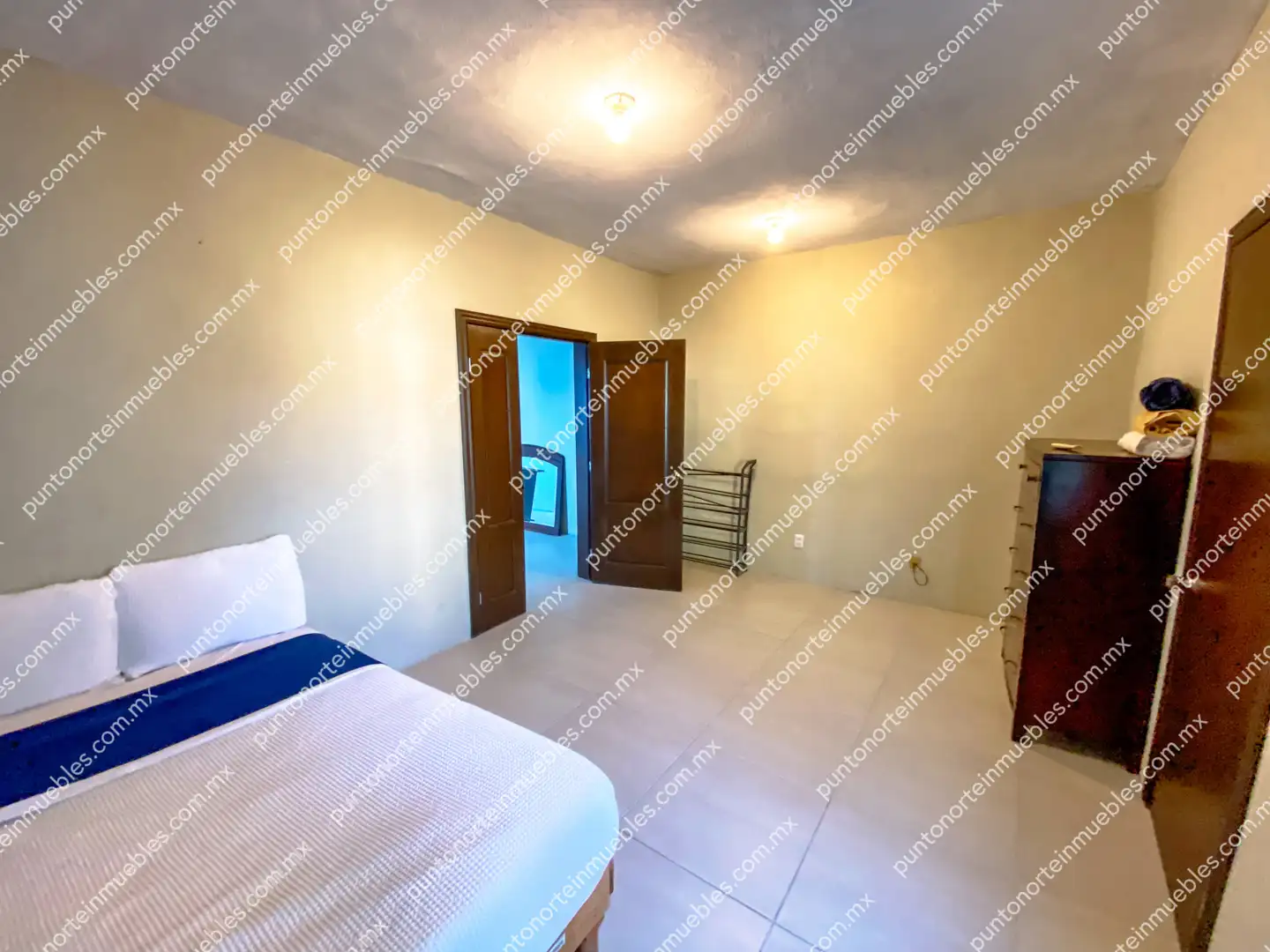 Casa Calle Zaragoza San Buena 30 Venta Casa Tipo Quinta con 3 Recamaras, Cocina con Granito, Local Comercial y Alberca, Terreno de 500m2, San Buena