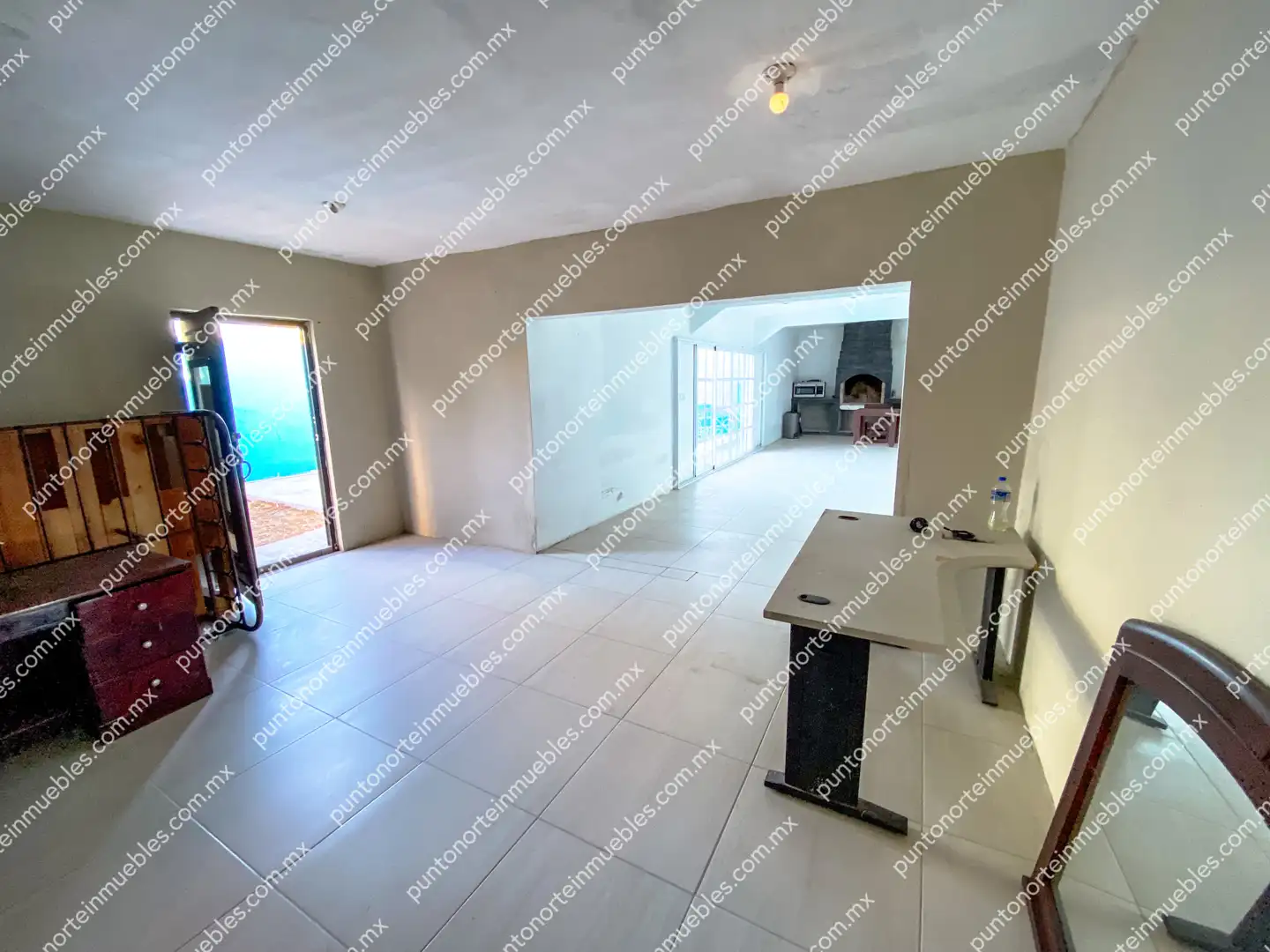 Casa Calle Zaragoza San Buena 31 Venta Casa Tipo Quinta con 3 Recamaras, Cocina con Granito, Local Comercial y Alberca, Terreno de 500m2, San Buena
