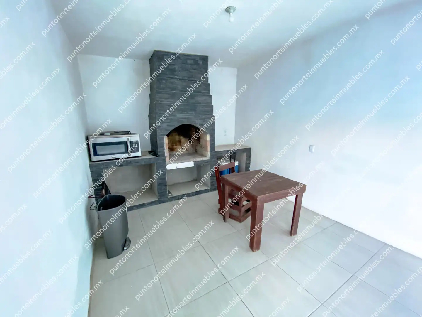 Casa Calle Zaragoza San Buena 34 Venta Casa Tipo Quinta con 3 Recamaras, Cocina con Granito, Local Comercial y Alberca, Terreno de 500m2, San Buena
