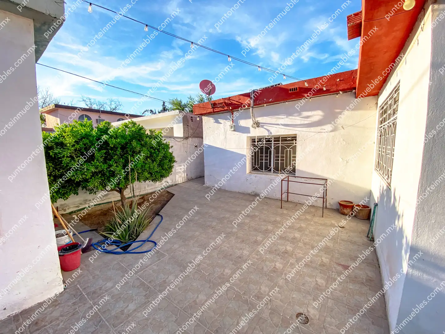 Casa Calle Zaragoza San Buena 38 Venta Casa Tipo Quinta con 3 Recamaras, Cocina con Granito, Local Comercial y Alberca, Terreno de 500m2, San Buena