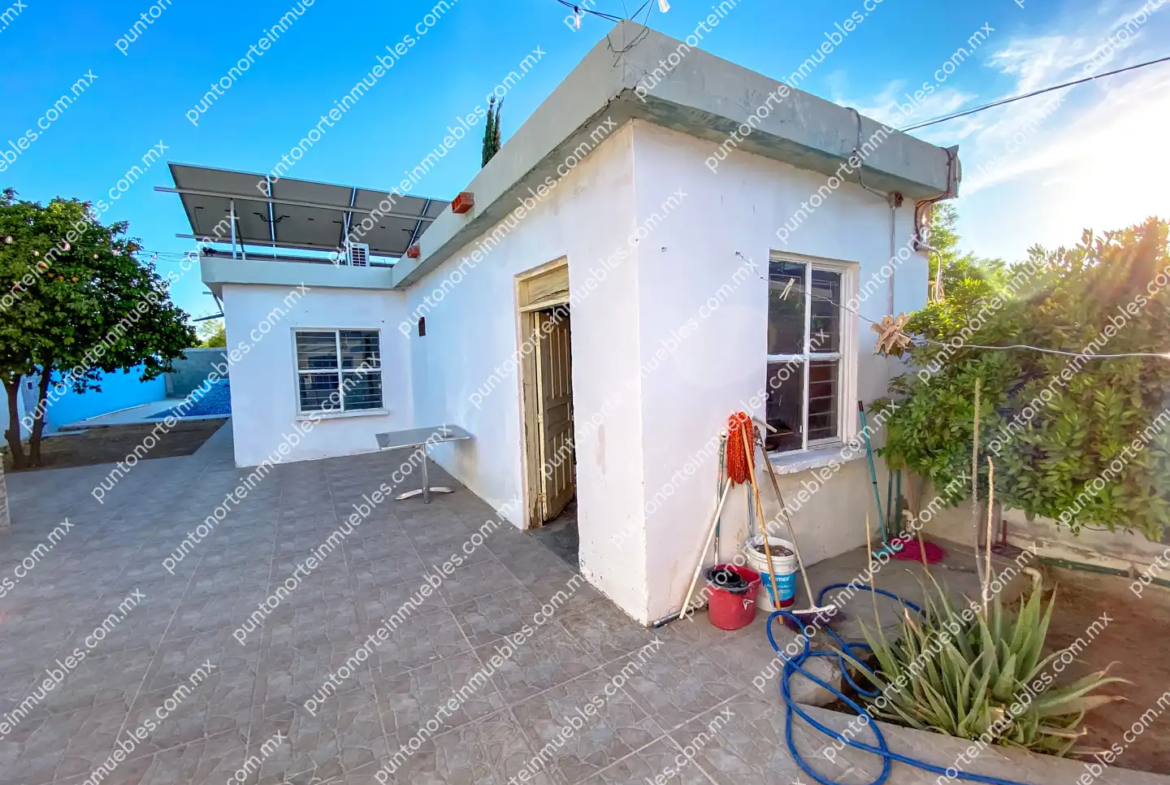 Venta Casa Tipo Quinta con 3 Recamaras, Cocina con Granito, Local Comercial y Alberca, Terreno de 500m2, San Buena