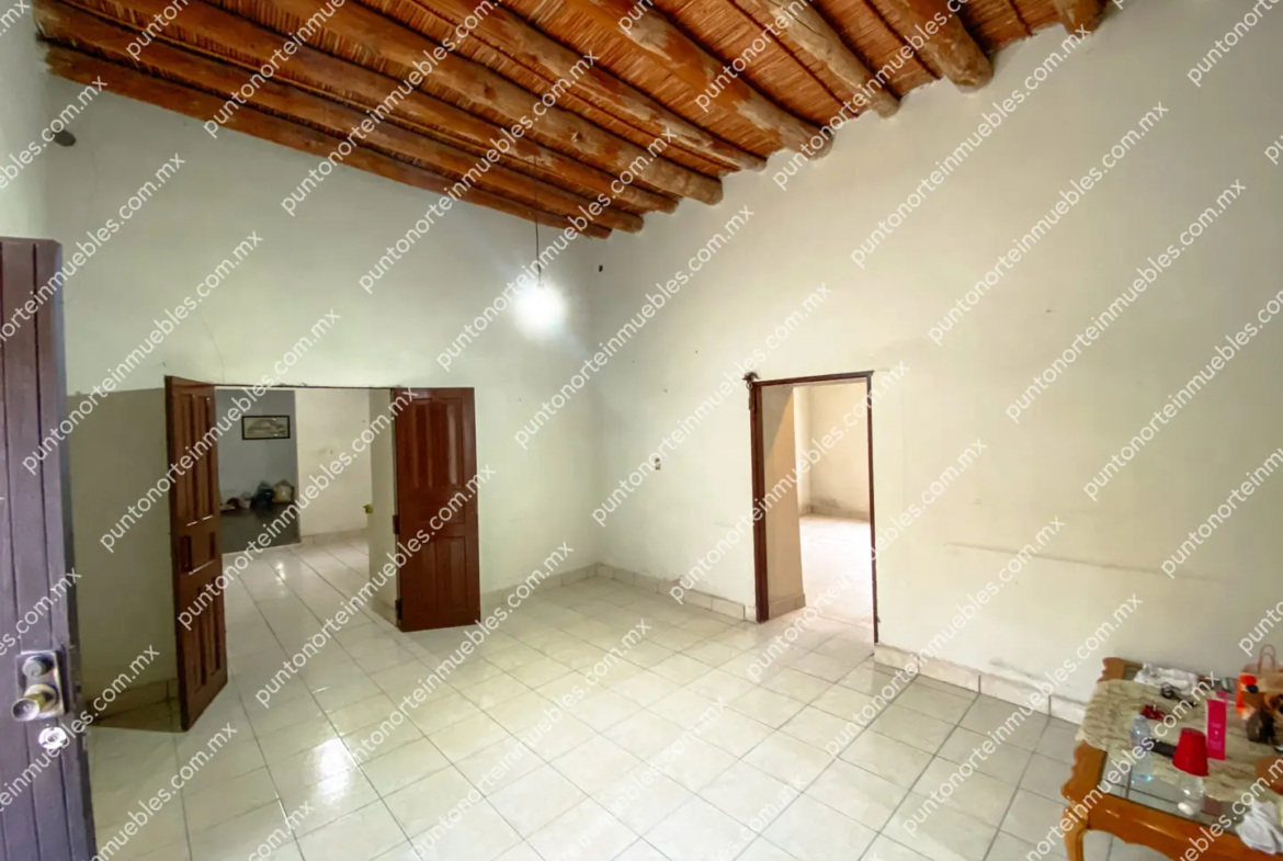 Venta Casa 3 Recámaras frente Aurrera San buena, Terreno amplio 1,052m2 con 160m2 de Construcción
