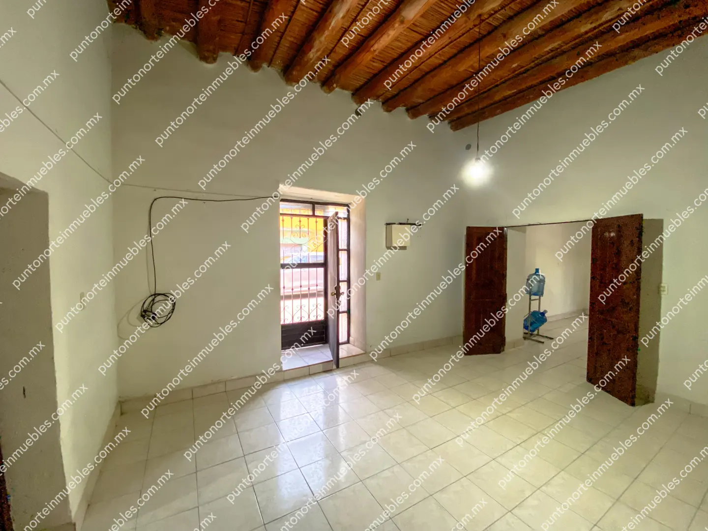 Venta Casa 3 Recámaras frente Aurrera San buena, Terreno amplio 1,052m2 con 160m2 de Construcción