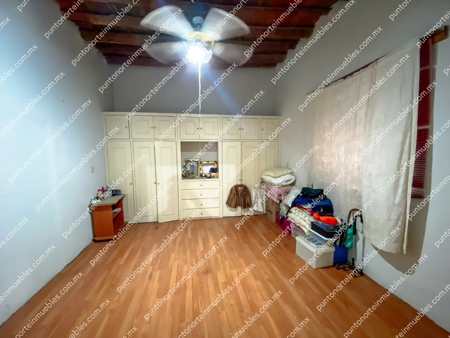 Venta Casa 3 Recámaras frente Aurrera San buena, Terreno amplio 1,052m2 con 160m2 de Construcción