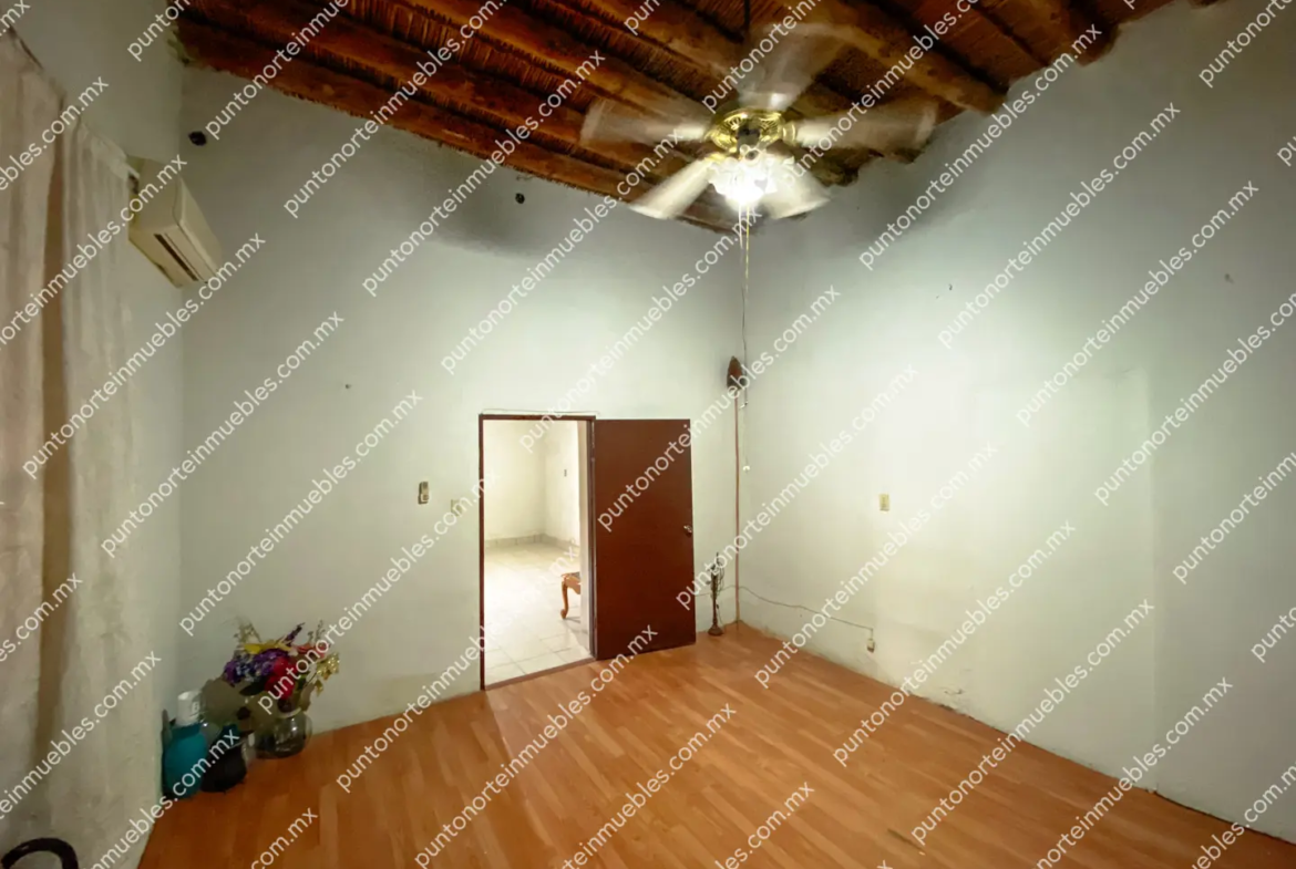 Venta Casa 3 Recámaras frente Aurrera San buena, Terreno amplio 1,052m2 con 160m2 de Construcción