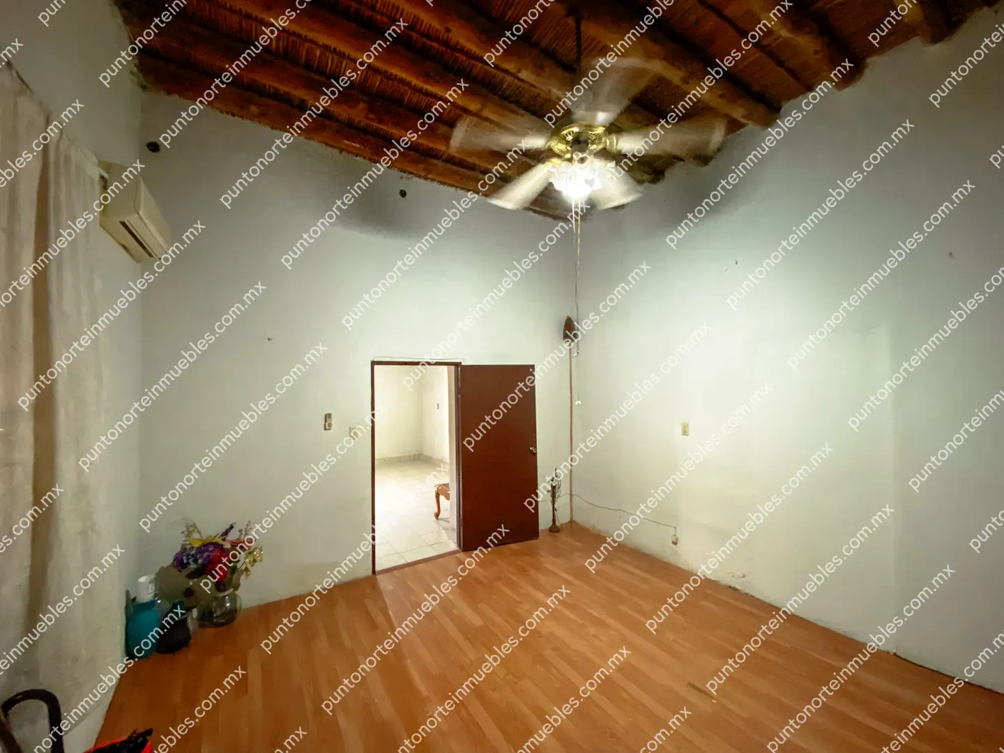 Venta Casa 3 Recámaras frente Aurrera San buena, Terreno amplio 1,052m2 con 160m2 de Construcción