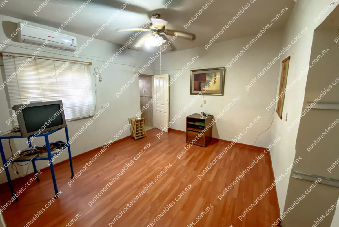 Venta Casa 3 Recámaras frente Aurrera San buena, Terreno amplio 1,052m2 con 160m2 de Construcción