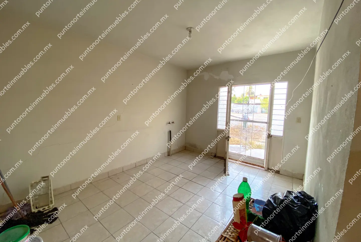 Venta Casa 3 Recámaras frente Aurrera San buena, Terreno amplio 1,052m2 con 160m2 de Construcción