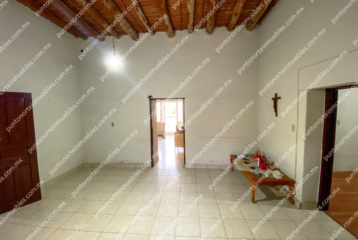Venta Casa 3 Recámaras frente Aurrera San buena, Terreno amplio 1,052m2 con 160m2 de Construcción