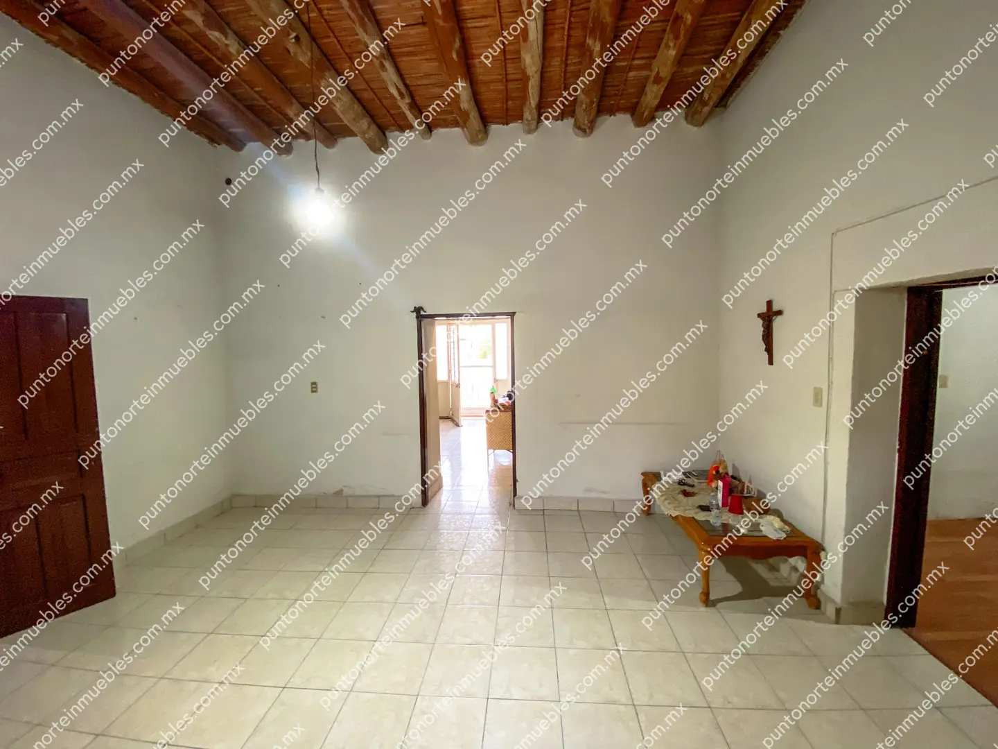 Venta Casa 3 Recámaras frente Aurrera San buena, Terreno amplio 1,052m2 con 160m2 de Construcción