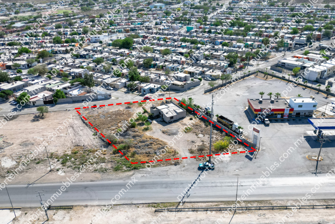 Venta Terreno 2,721m2 sobre Libr. Carlos Salinas con 53m de frente