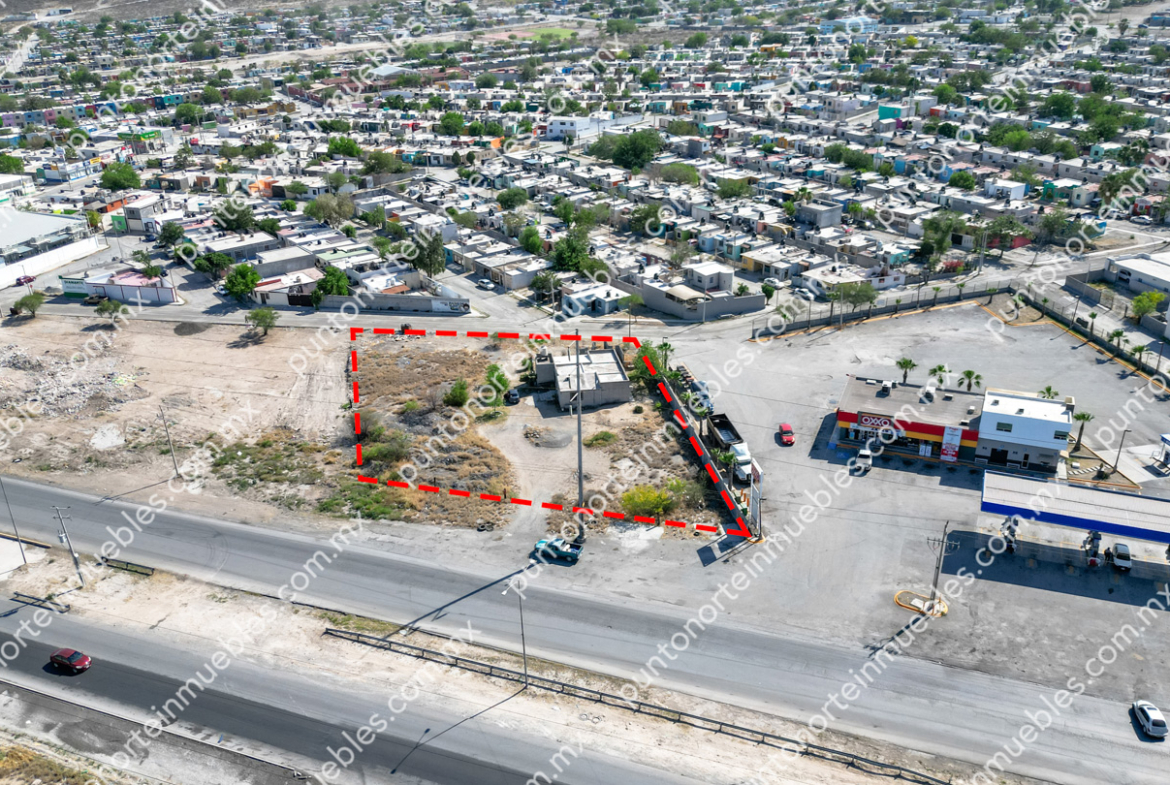 Venta Terreno 2,721m2 sobre Libr. Carlos Salinas con 53m de frente