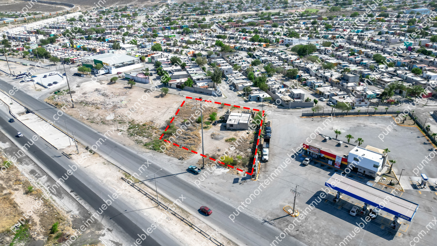 default Venta Terreno 2,721m2 sobre Libr. Carlos Salinas con 53m de frente