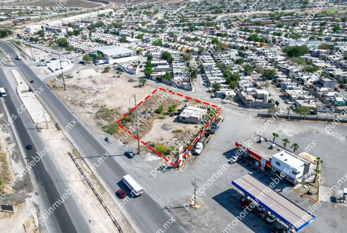 Venta Terreno 2,721m2 sobre Libr. Carlos Salinas con 53m de frente