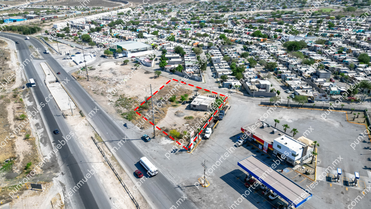 default Venta Terreno 2,721m2 sobre Libr. Carlos Salinas con 53m de frente