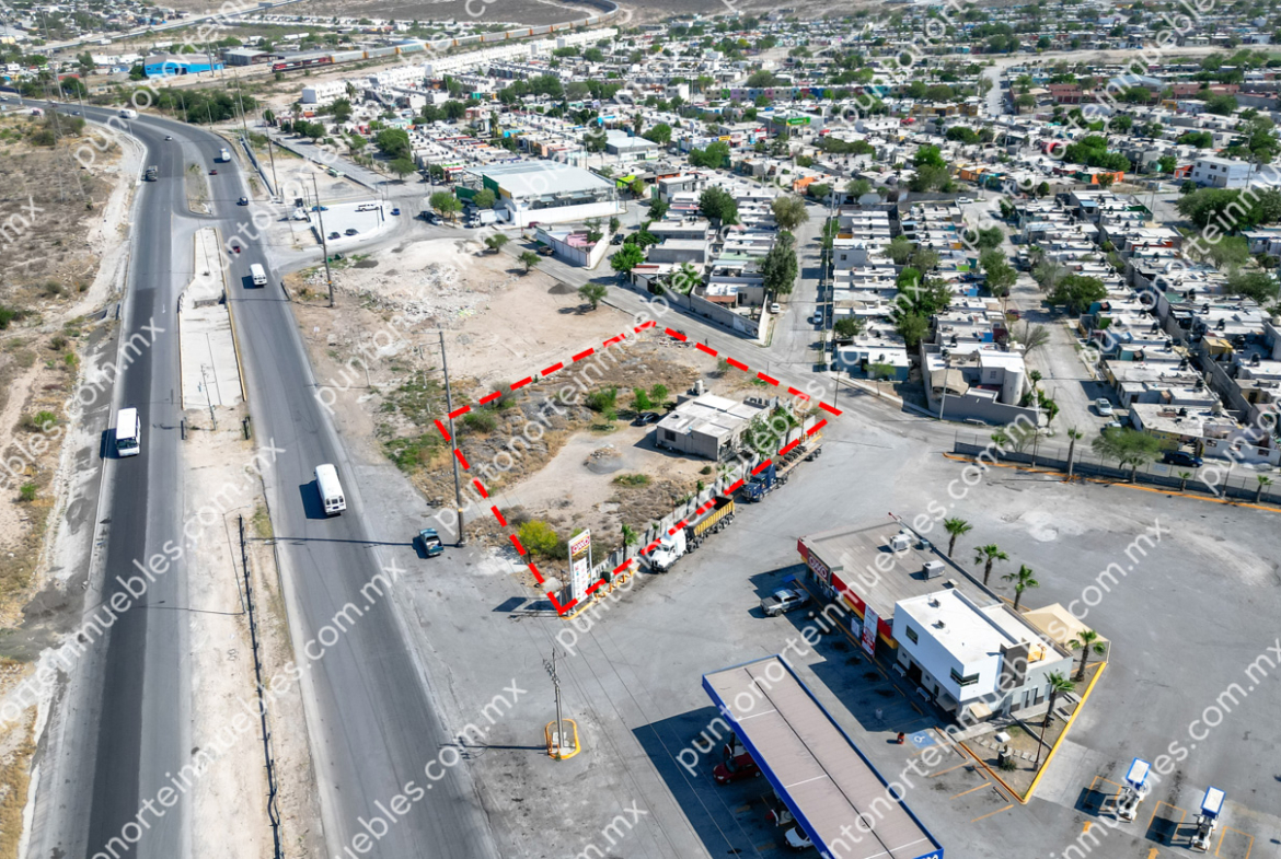 Venta Terreno 2,721m2 sobre Libr. Carlos Salinas con 53m de frente