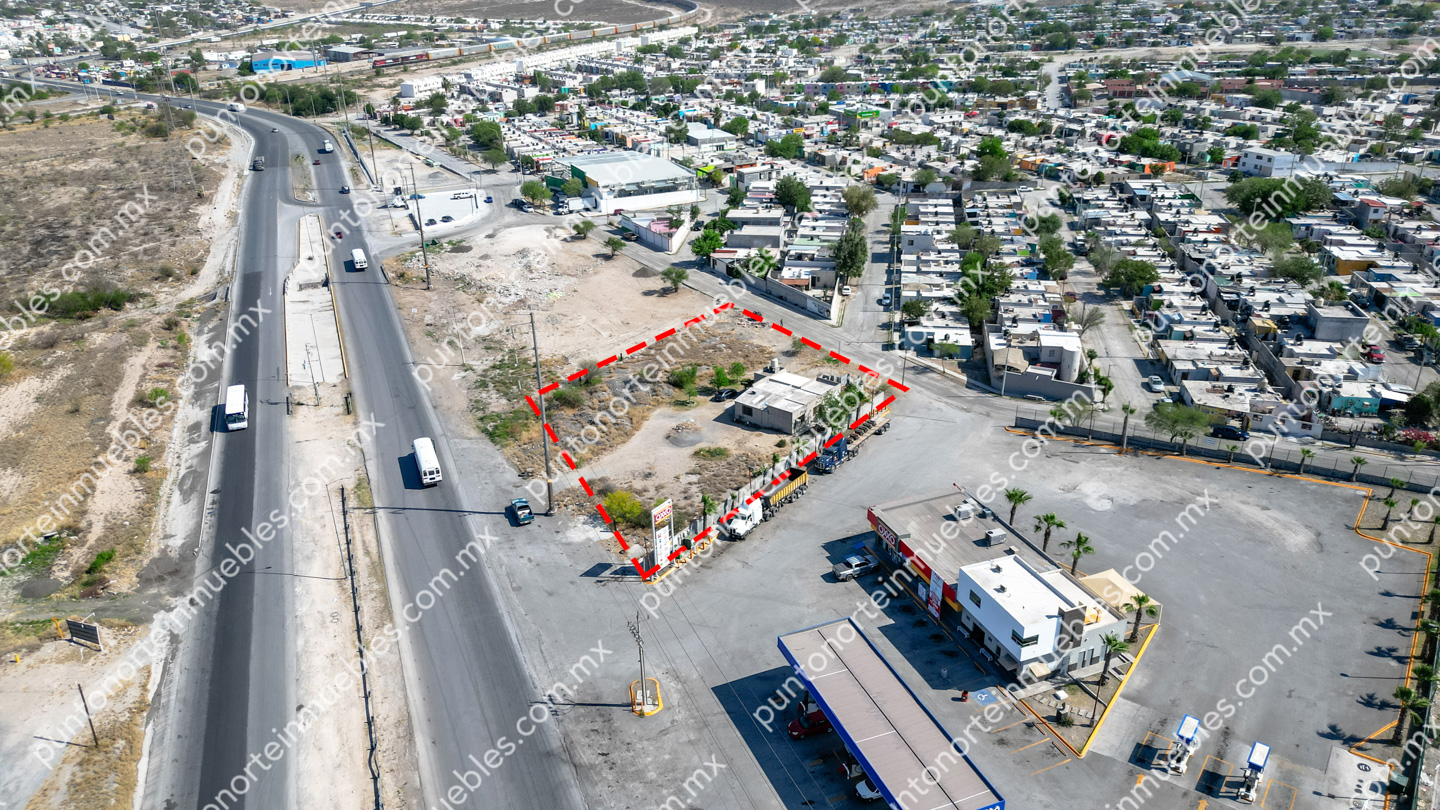 default Venta Terreno 2,721m2 sobre Libr. Carlos Salinas con 53m de frente