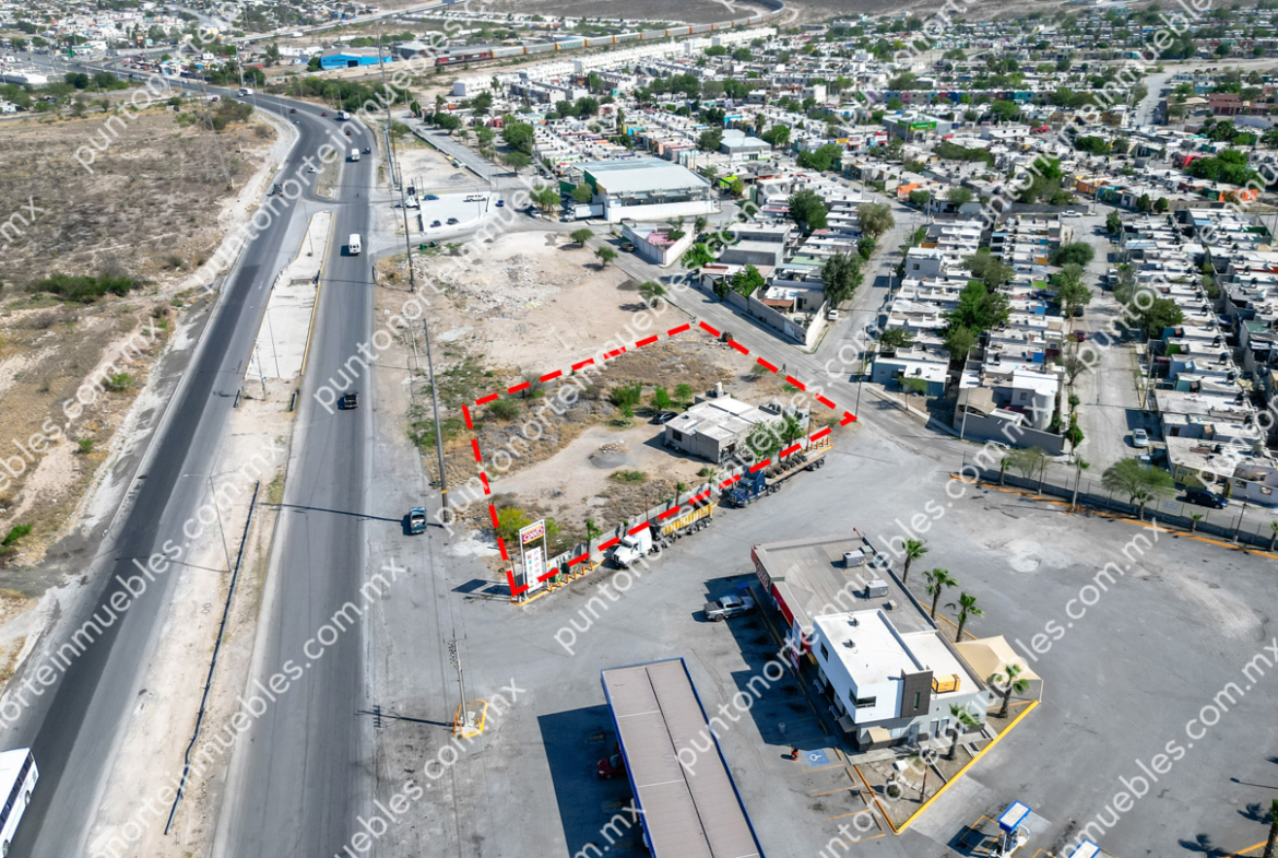 Venta Terreno 2,721m2 sobre Libr. Carlos Salinas con 53m de frente