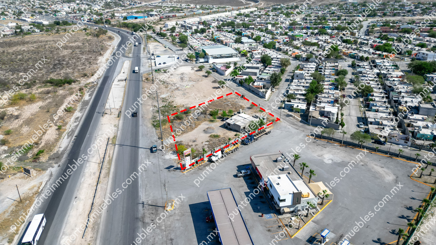 default Venta Terreno 2,721m2 sobre Libr. Carlos Salinas con 53m de frente